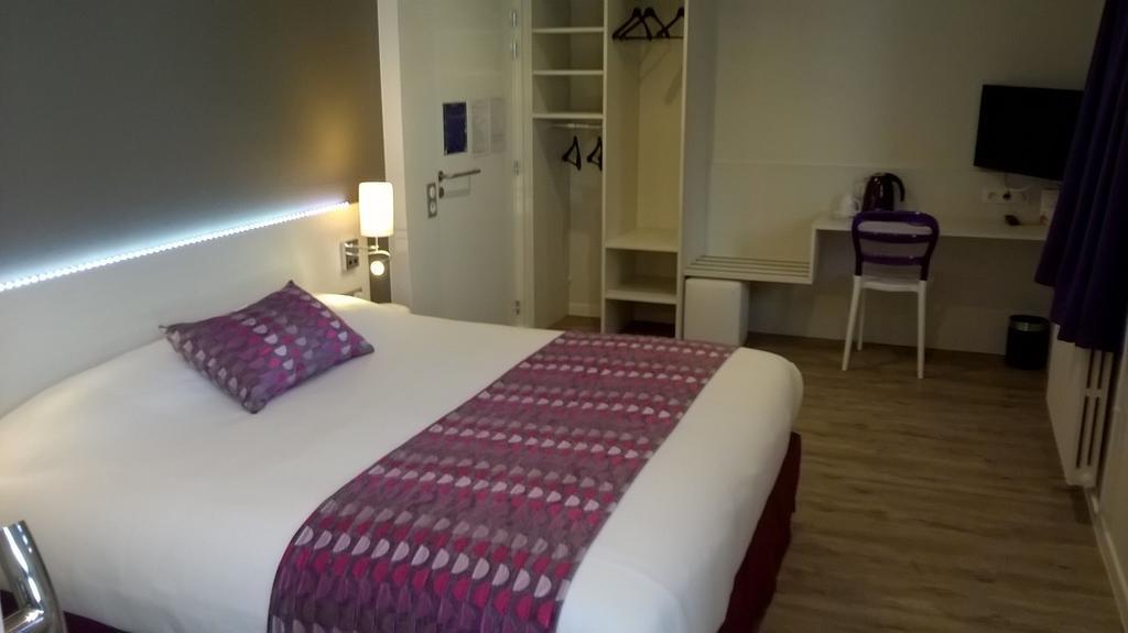 Contact Hotel Du Cerf Château-Gontier Værelse billede
