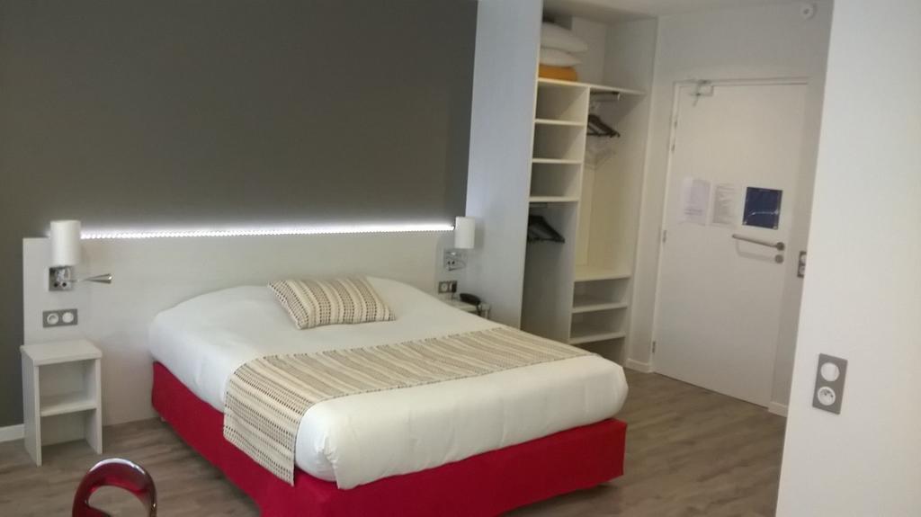 Contact Hotel Du Cerf Château-Gontier Værelse billede