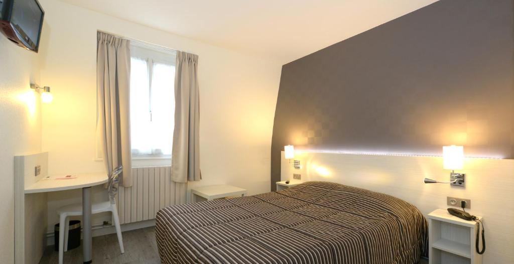 Contact Hotel Du Cerf Château-Gontier Værelse billede